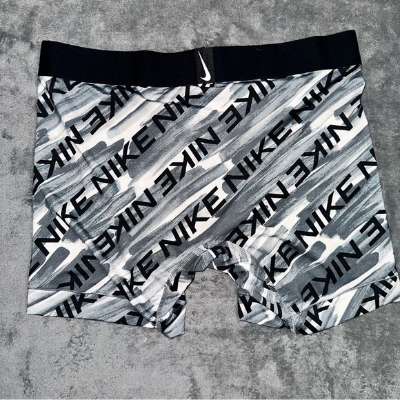 Nike - Essential Micro DRI-FIT Boxer Brief - Gray/Black - Medium - Picture 4 of 4